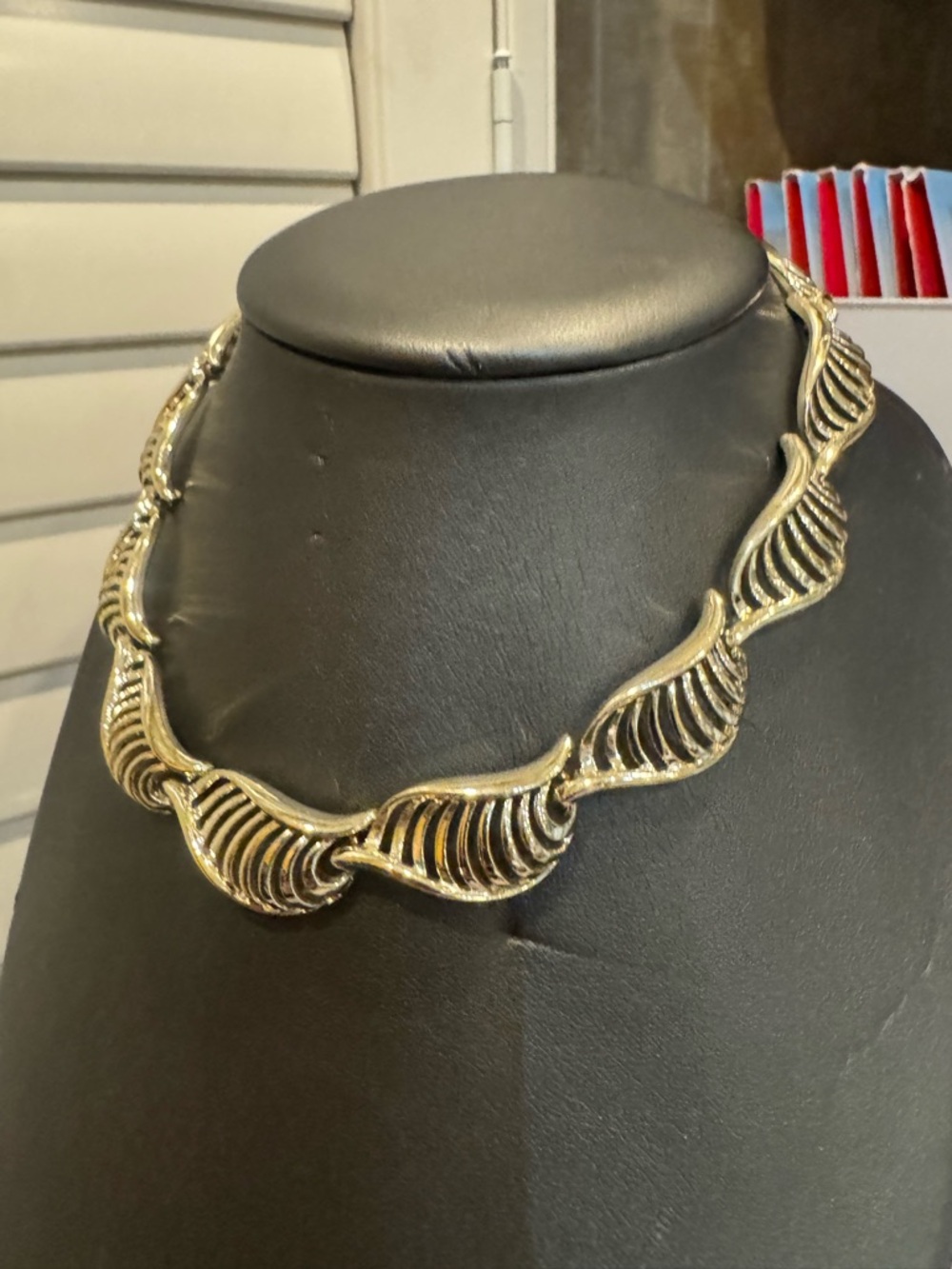 Lisner Silver -Tone Sculpted Wave Link asj Necklace -‎ Elegant Women’s Jewelry